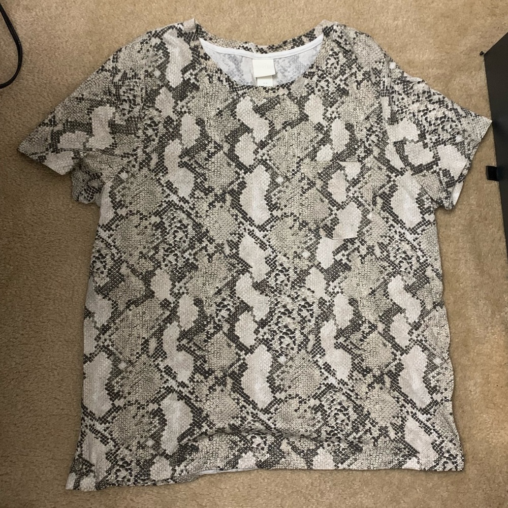 Snakeskin T-Shirt Size Medium NWOT